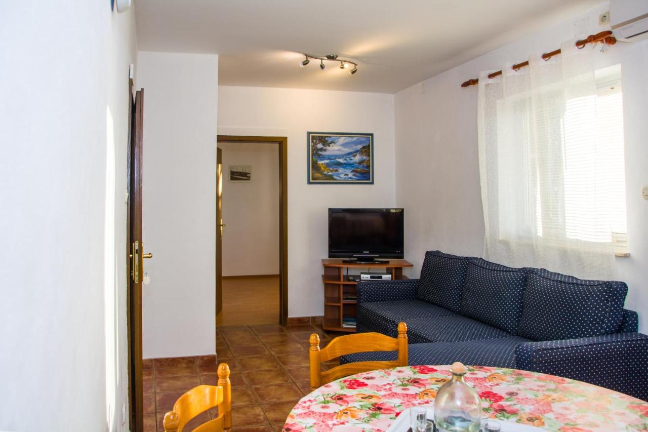 Apartments With A Parking Space Senj - 11520 Exterior photo